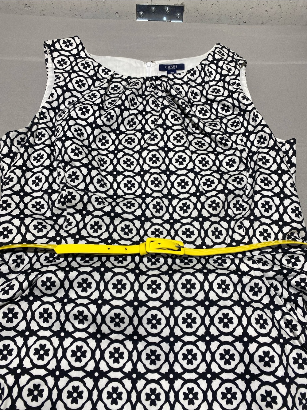 Chaps Black and White Geometric Print Dress/yellow belt - Picture 3 of 8